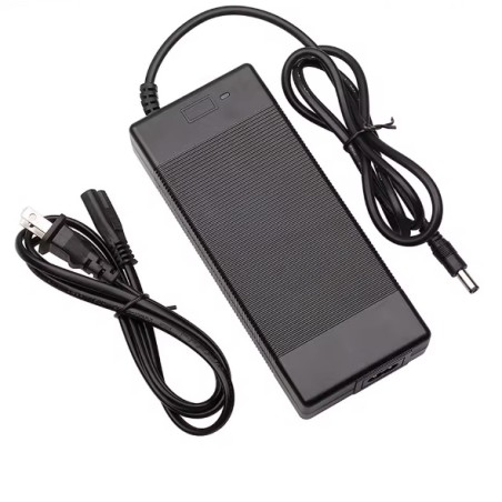 Zaryadno ustroystvo za Pure Air, Pure Air Pro, Pure Go i savmestimi Pure Electric trotinetki, bezopasna zamyana  - 1 Savmestimo 