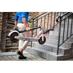 Ninebot KickScooter MAX G30LE II navrhnutý Segwayom - 40 km autonómie. Segway - Ninebot - 4 - Robustnejší podvozok, širší. - 10"