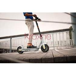 Ninebot KickScooter MAX G30LE II designet af Segway - 40 km autonomi. Segway - Ninebot - 5 - Mere robust chassis, bredere. - 10"