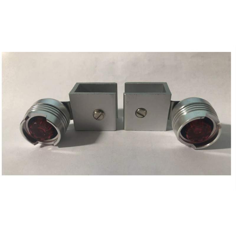 Sæt med advarselssidelys bagtil.  - 9 Sæt med advarselssidelys bagtil.
Installer et ekstra sæt advarselslys bagtil
Baglygtesæt. 