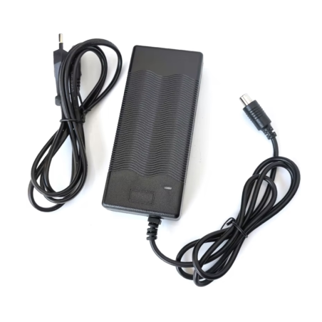 Cargador para la batería interna del patinete eléctrico Navee V40  - 1 Cargador para la batería interna del patinete eléctrico N